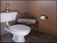 Bathroom 3+ of property in Graaff Reinet