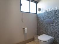 Main Bathroom - 19 square meters of property in The Ridge Estate