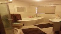 Main Bathroom - 7 square meters of property in Orkney