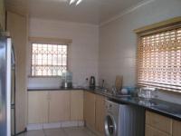 Kitchen - 17 square meters of property in Oakdene
