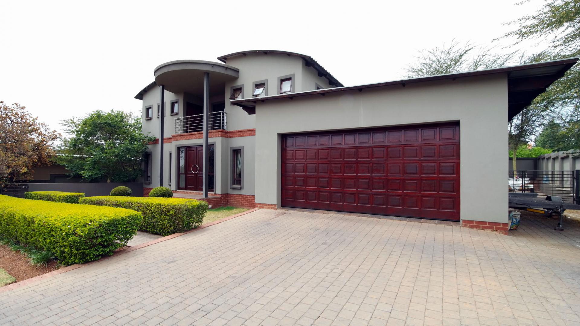 Front View of property in Olympus Country Estate