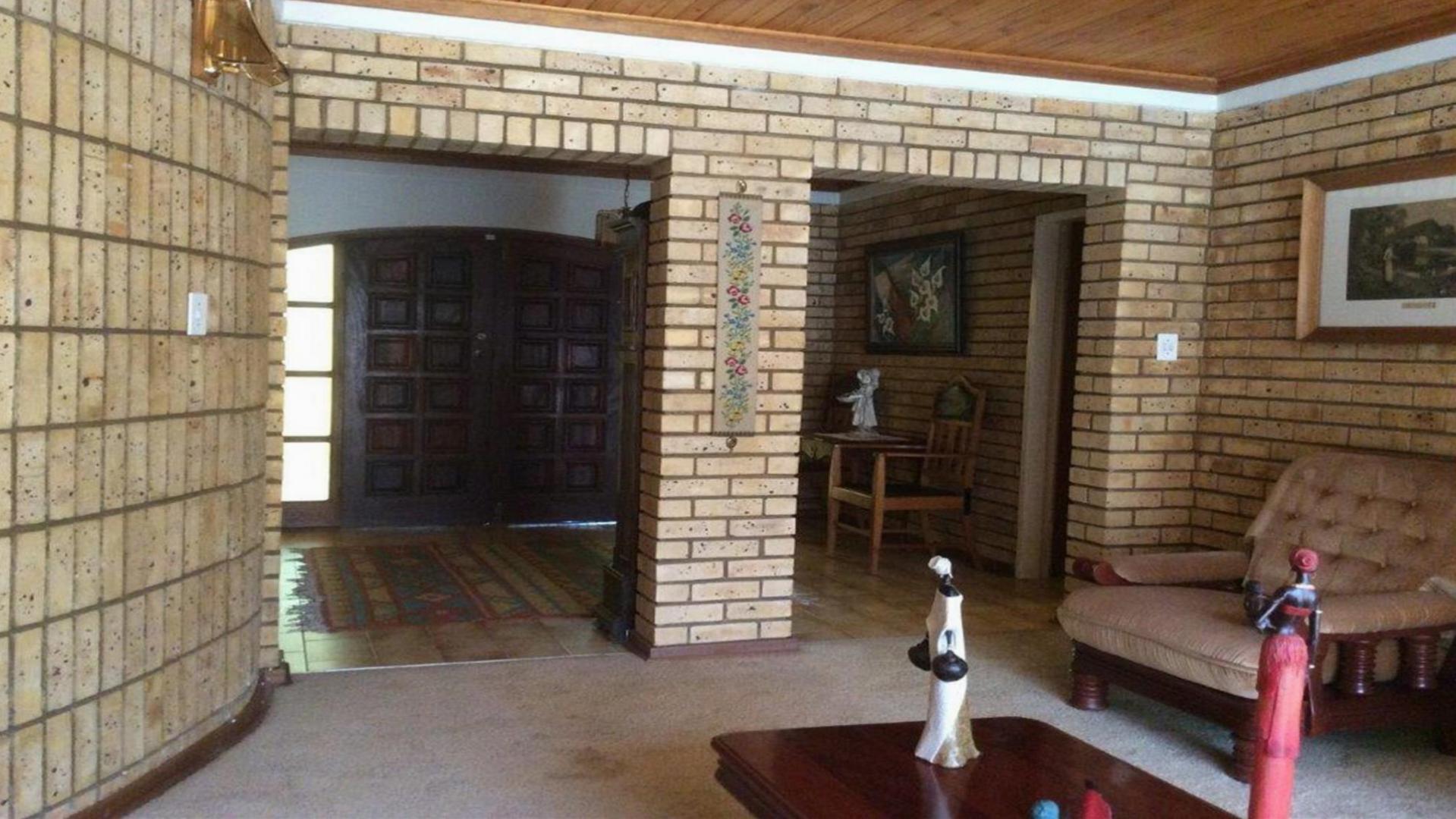 Lounges - 91 square meters of property in Baillie Park