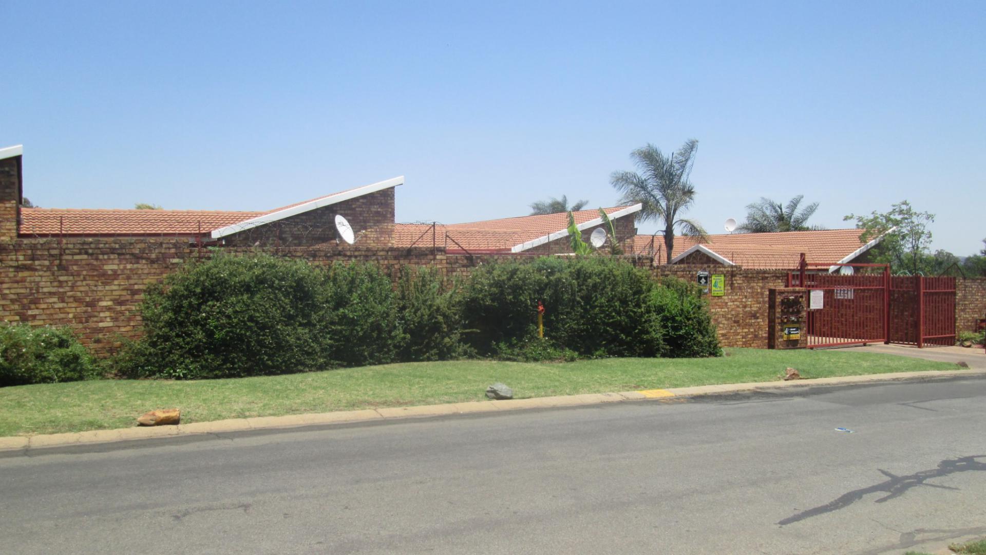 Front View of property in Brackendowns