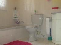 Bathroom 1 - 6 square meters of property in Brackendowns