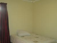 Bed Room 1 - 13 square meters of property in Brackendowns
