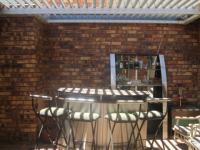 Patio - 40 square meters of property in Brackendowns