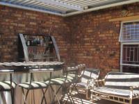 Patio - 40 square meters of property in Brackendowns