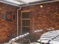 Patio - 40 square meters of property in Brackendowns