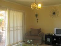 Lounges - 19 square meters of property in Brackendowns