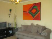 Lounges - 19 square meters of property in Brackendowns