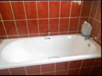 Bathroom 2 - 5 square meters of property in Ennerdale