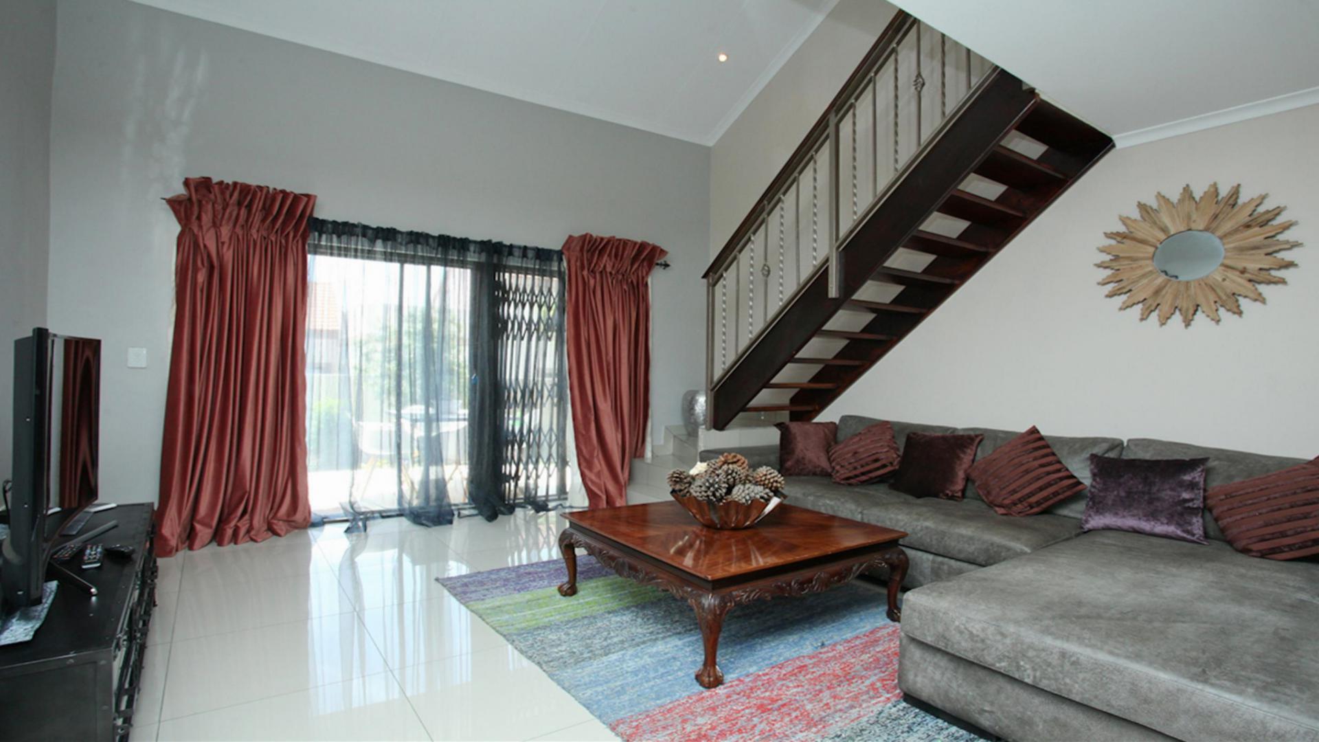 Lounges - 26 square meters of property in Kengies