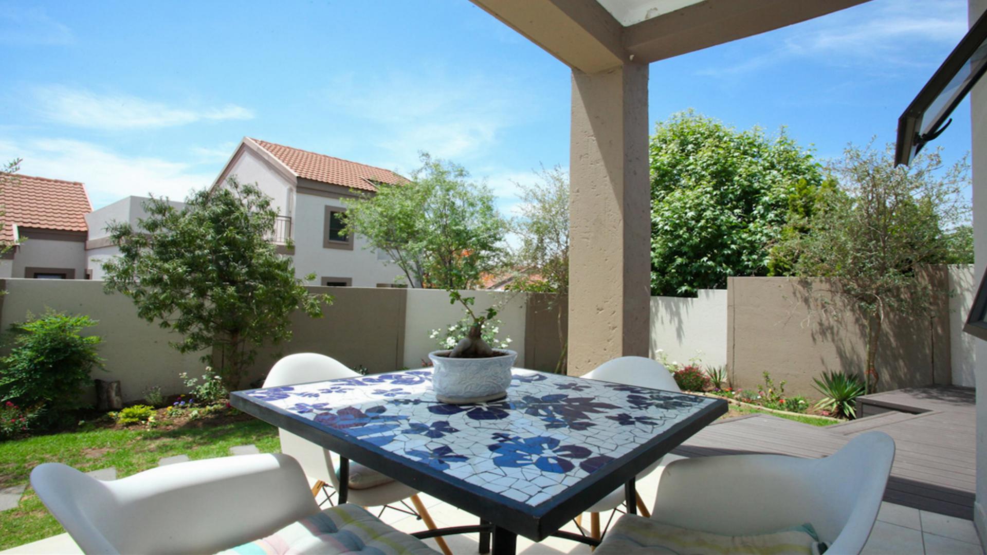 Patio - 10 square meters of property in Kengies