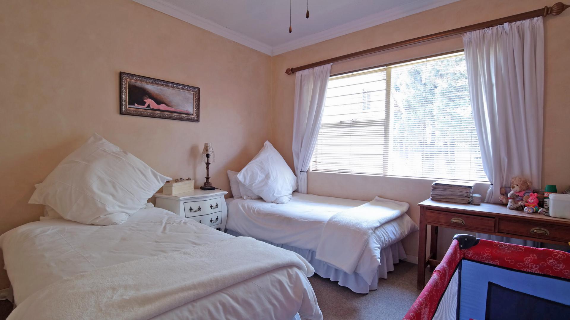 Bed Room 1 of property in Silver Lakes Golf Estate