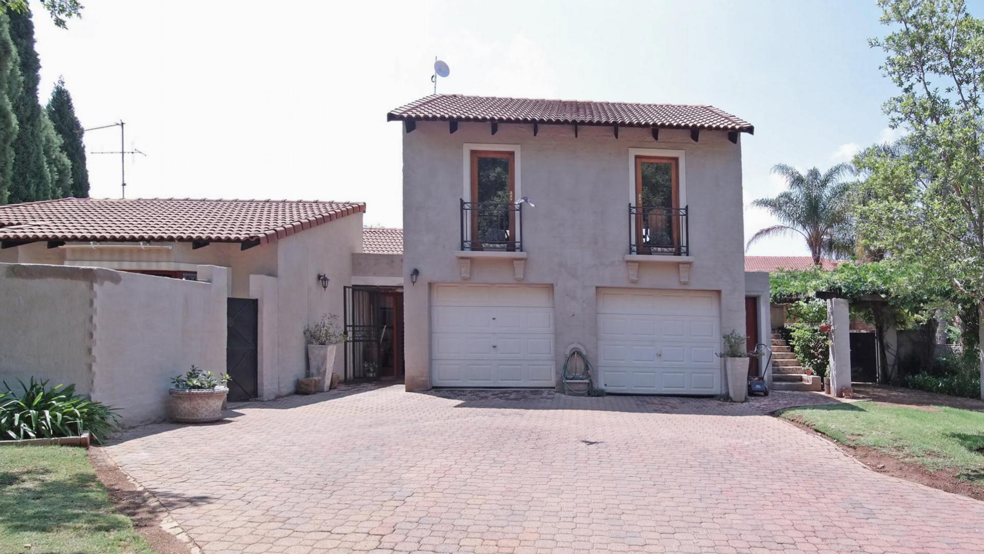 Front View of property in Silver Lakes Golf Estate