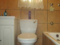 Main Bathroom - 4 square meters of property in Birchleigh North