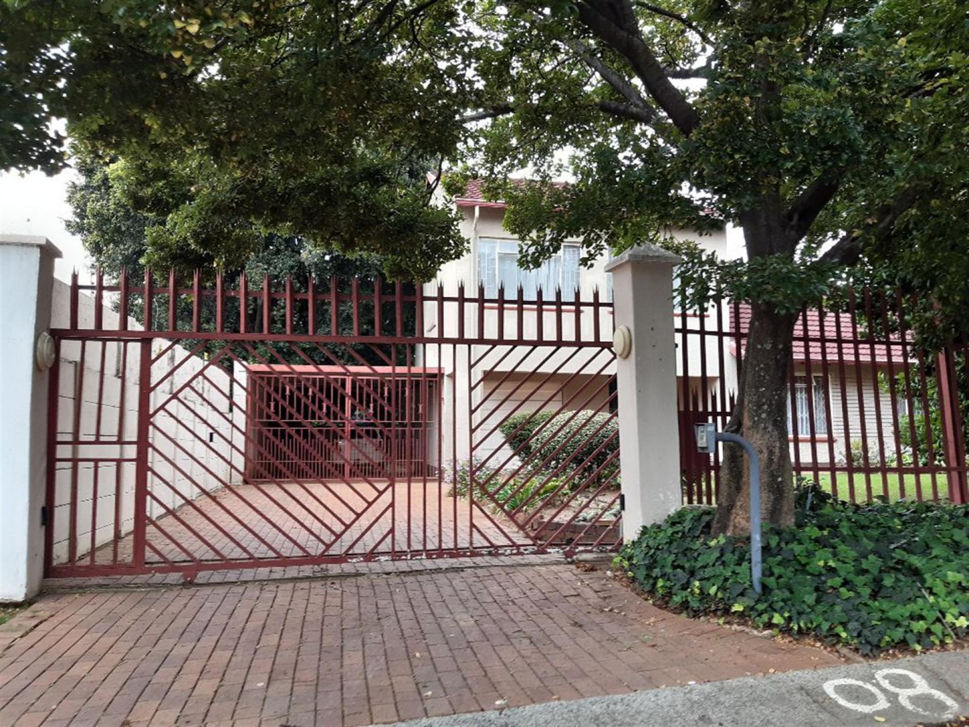 Front View of property in Bordeaux