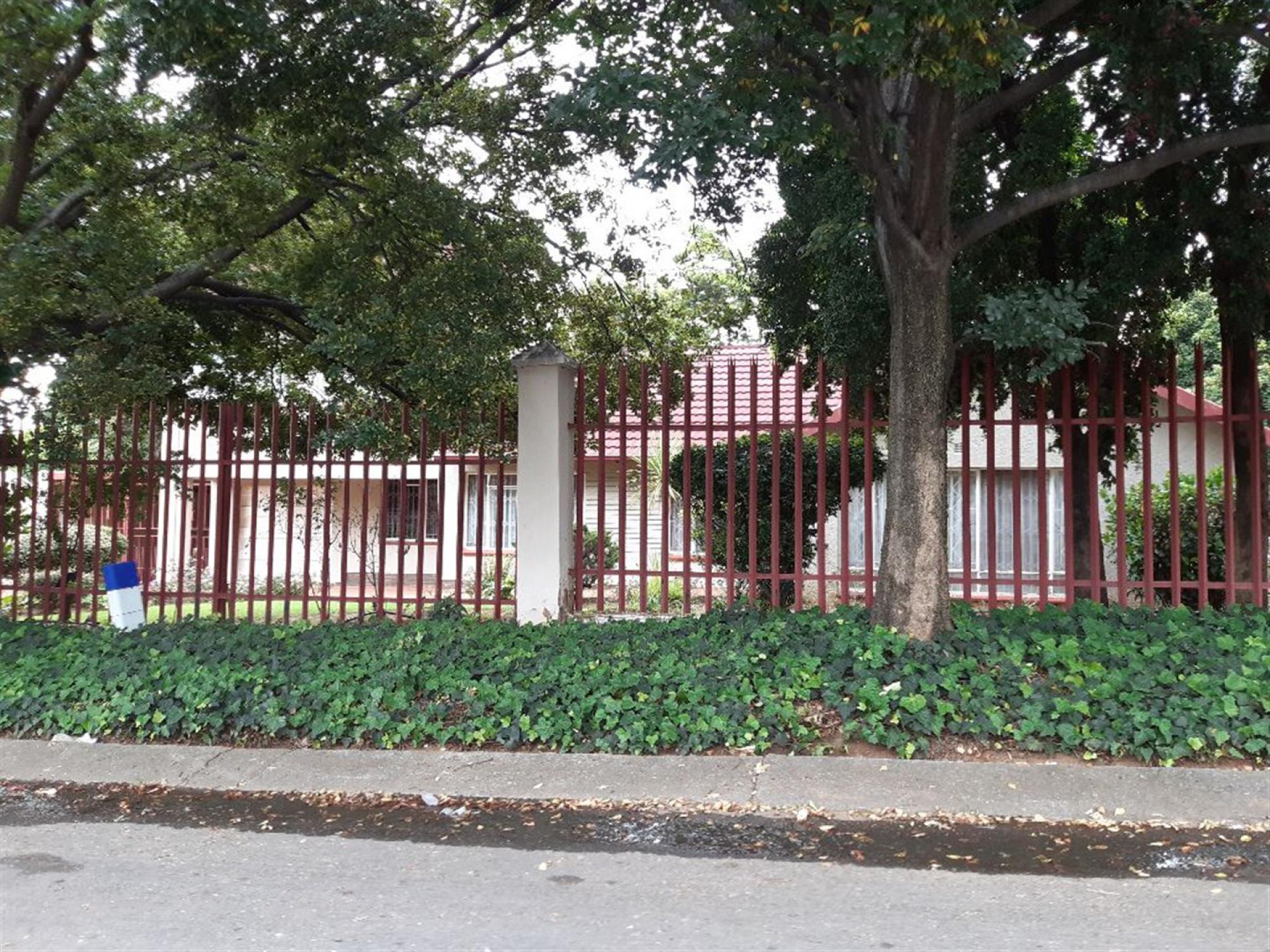Front View of property in Bordeaux