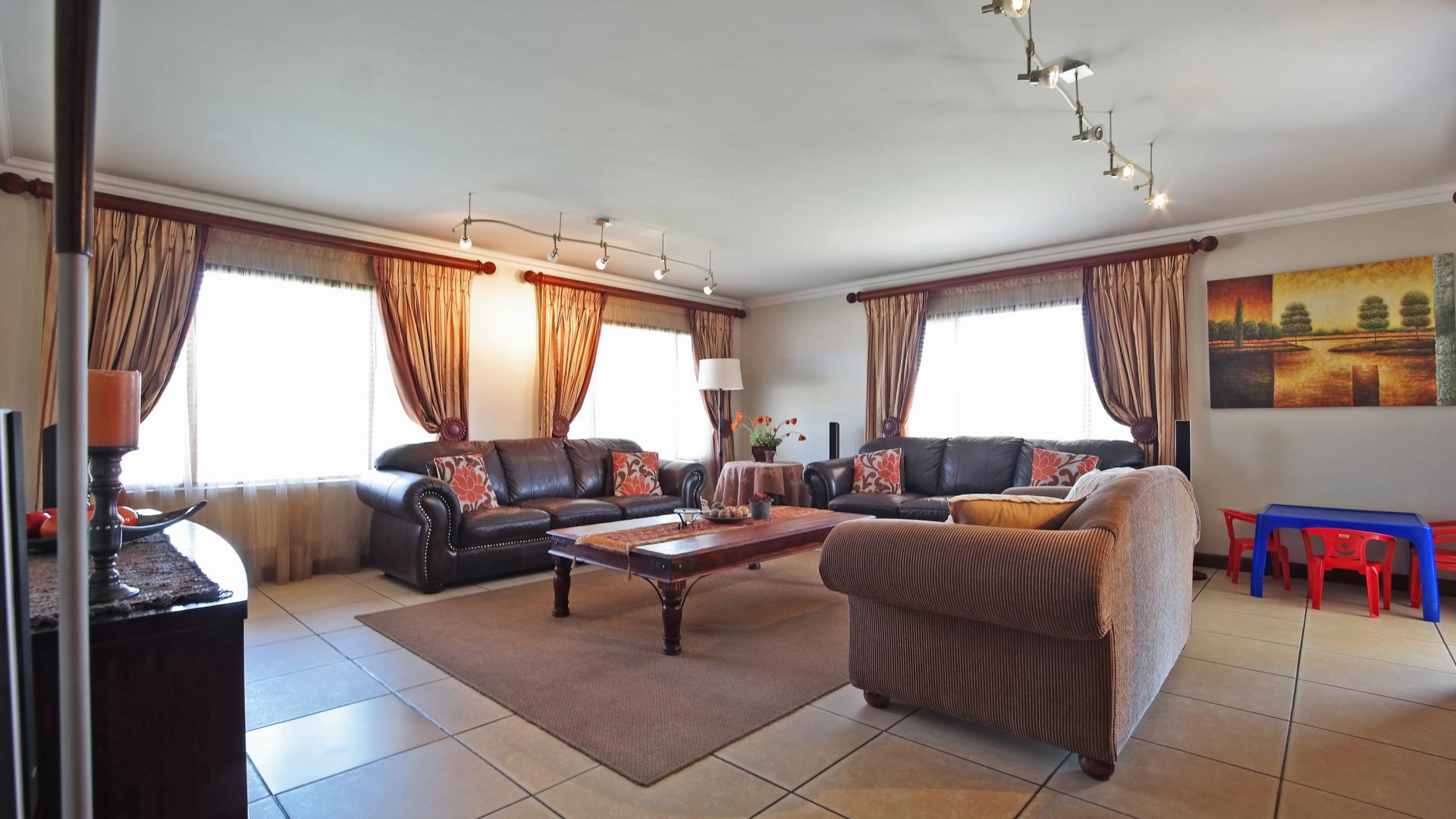 TV Room - 44 square meters of property in Newmark Estate