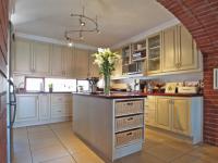 Kitchen - 18 square meters of property in Newmark Estate