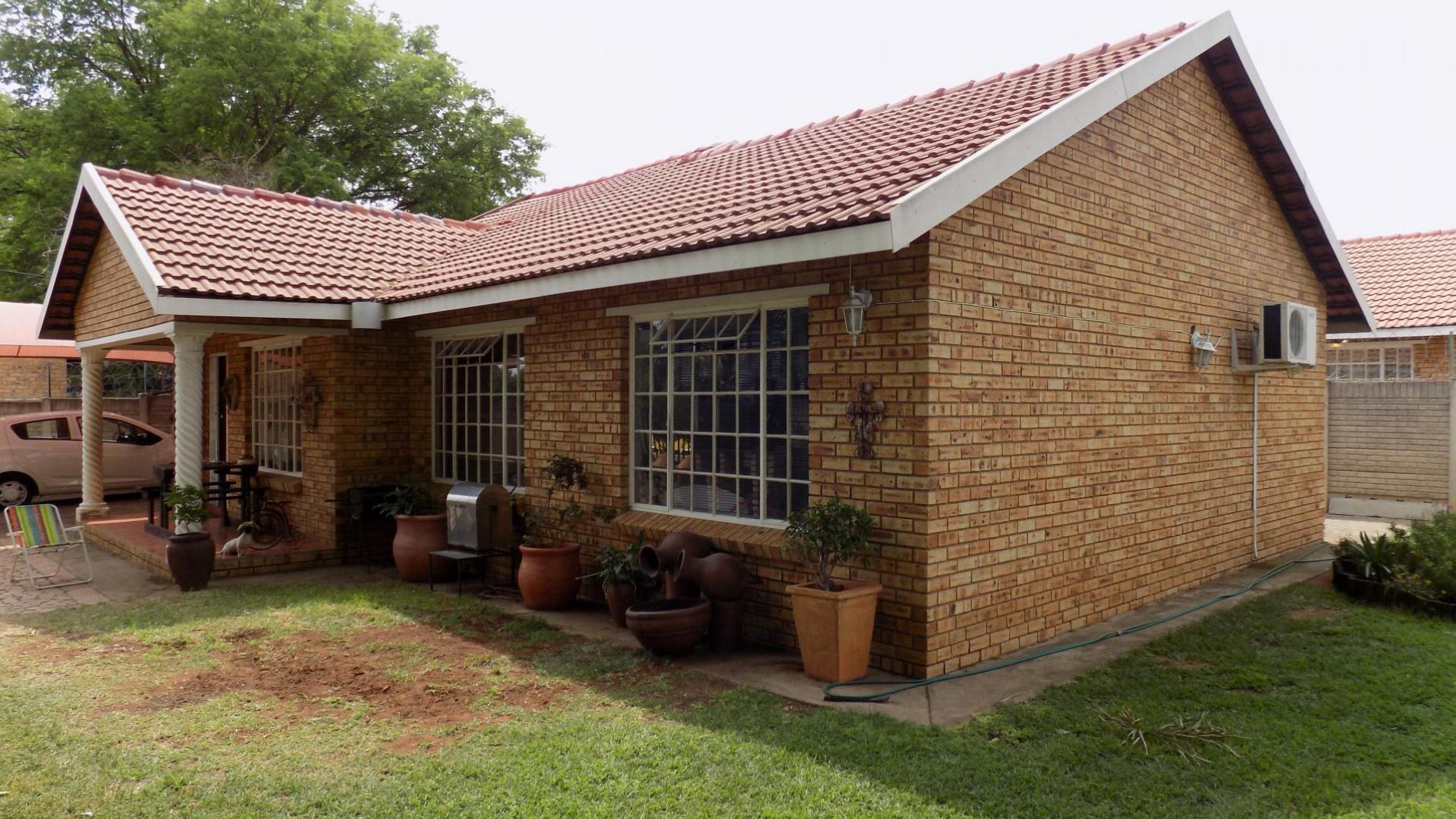 Front View of property in Rustenburg