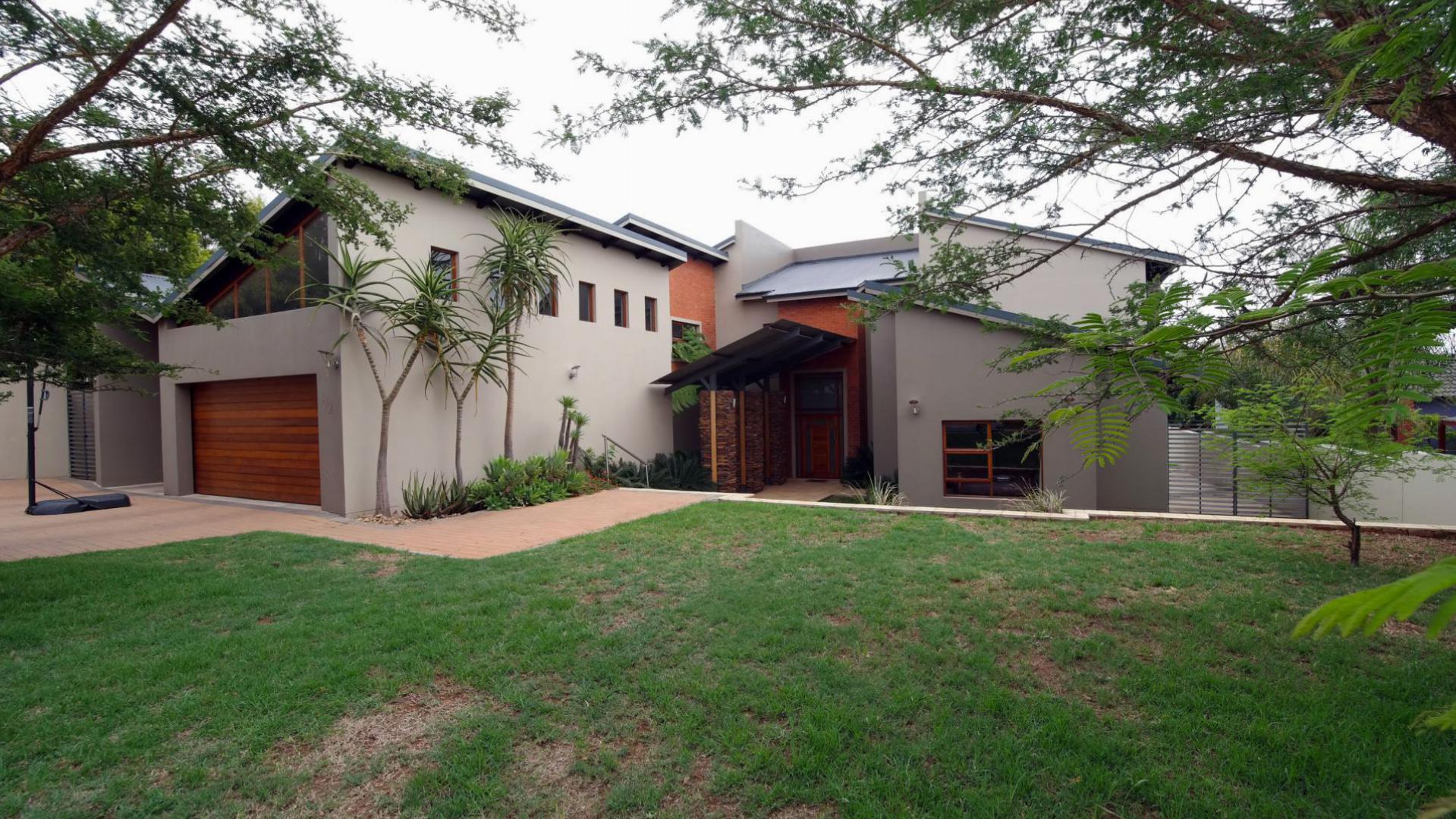 Front View of property in Silver Lakes Golf Estate