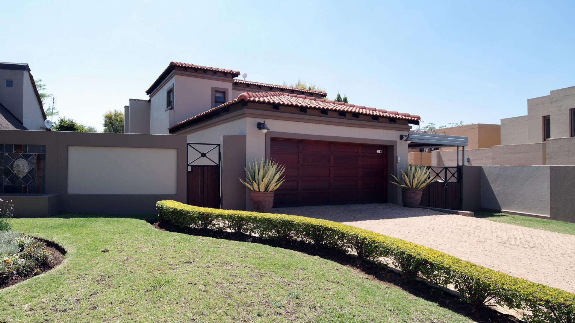 Front View of property in Willow Acres Estate