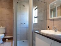 Bathroom 2 - 7 square meters of property in Woodhill Golf Estate