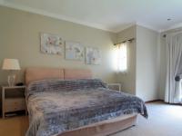 Main Bedroom - 39 square meters of property in Woodhill Golf Estate