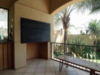 Patio - 35 square meters of property in Woodhill Golf Estate