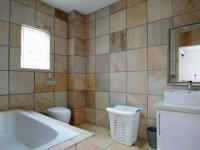 Bathroom 3+ - 9 square meters of property in Silverwoods Country Estate