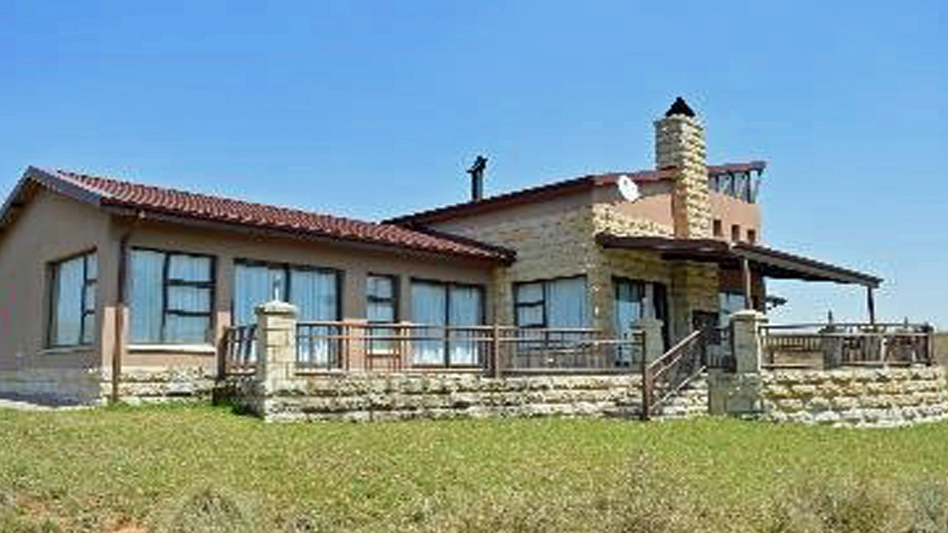 Front View of property in Clarens