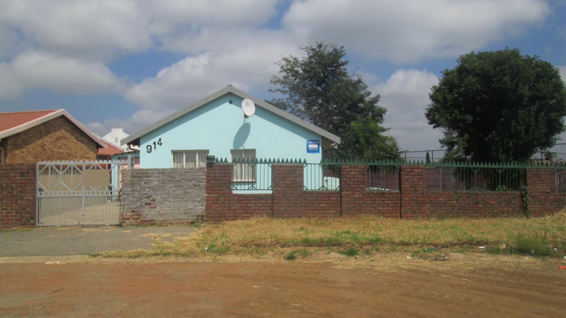 Front View of property in Brakpan