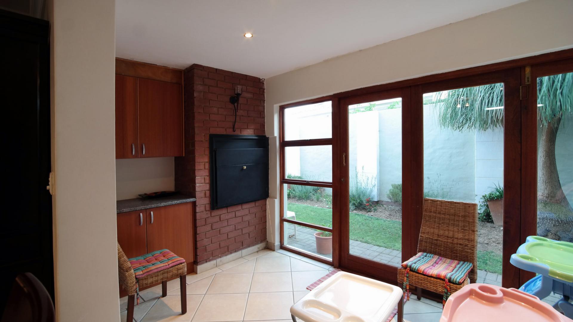 Patio - 11 square meters of property in Woodlands Lifestyle Estate