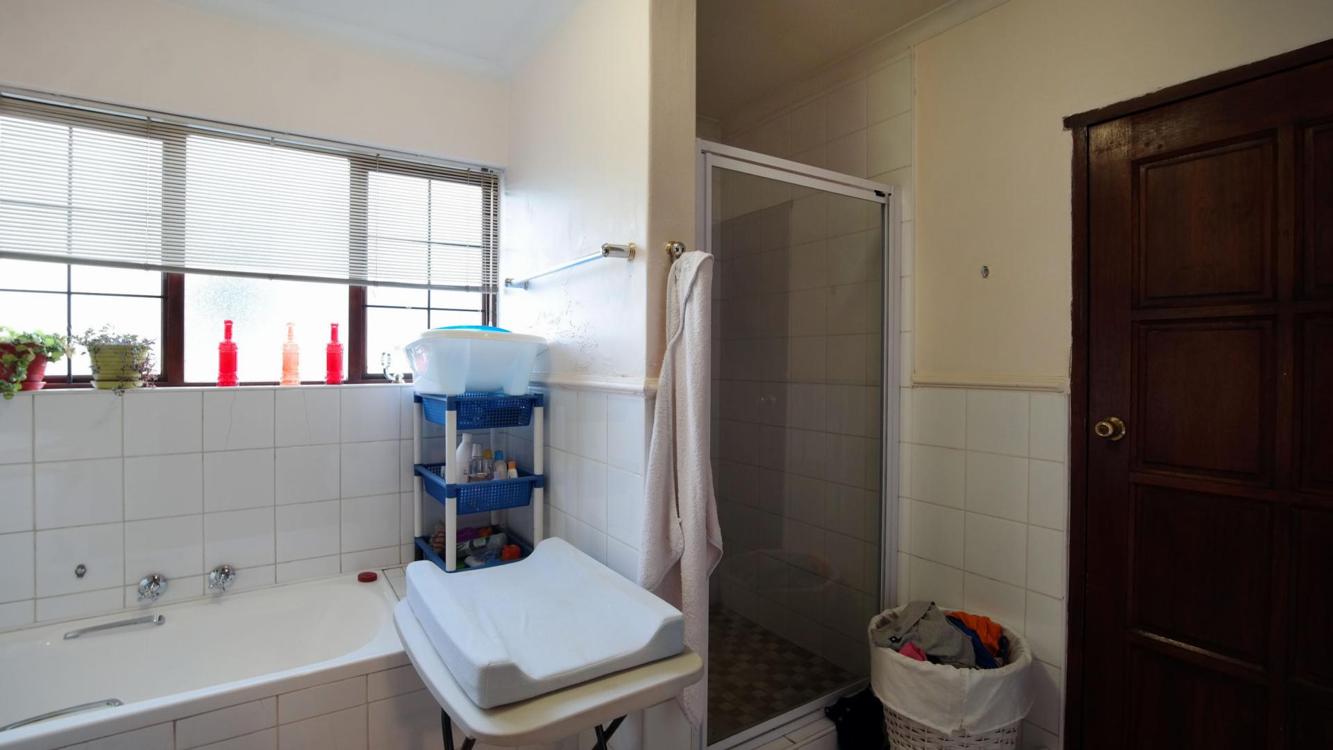 Bathroom 1 - 9 square meters of property in Woodlands Lifestyle Estate