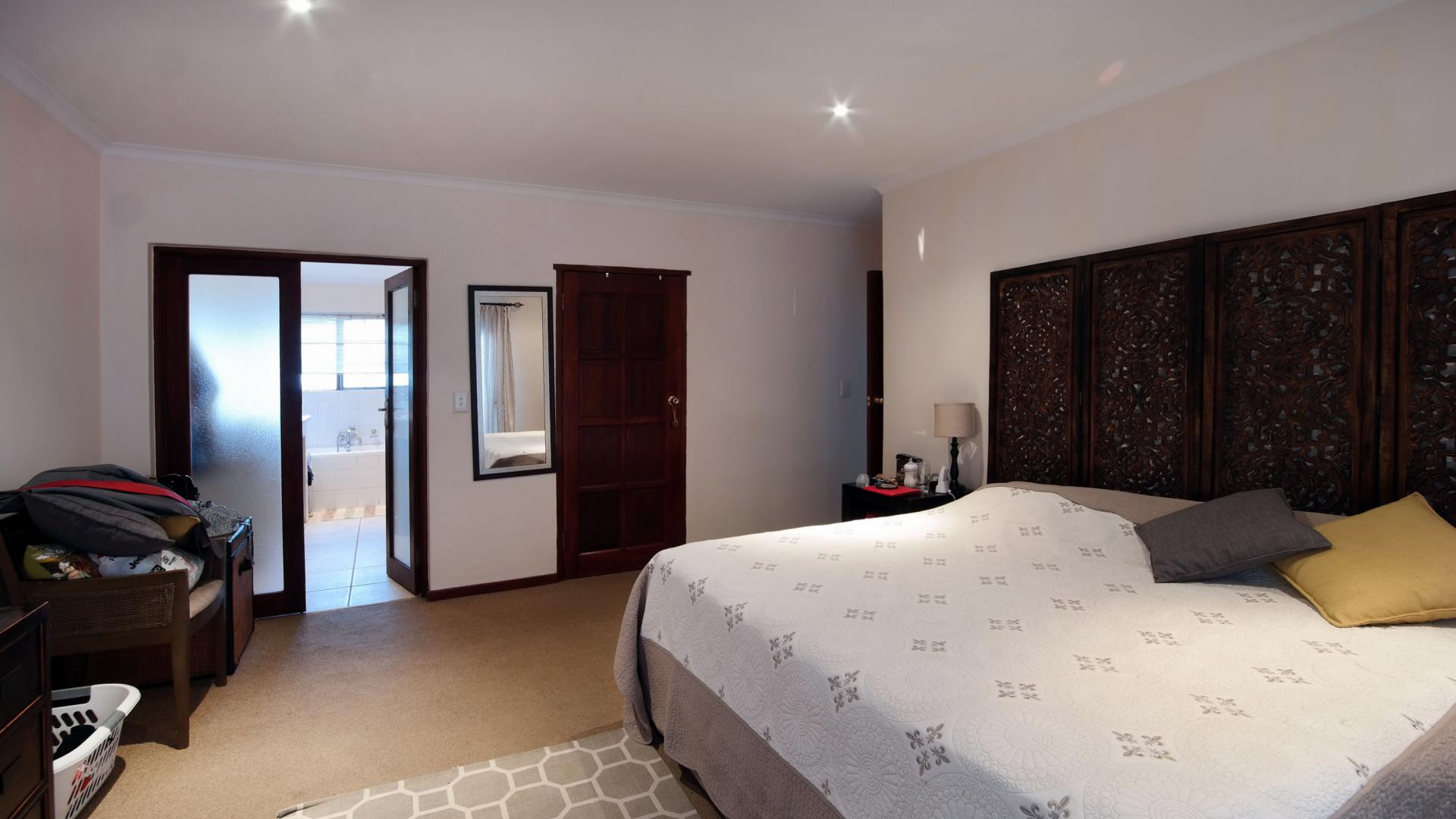 Main Bedroom - 26 square meters of property in Woodlands Lifestyle Estate