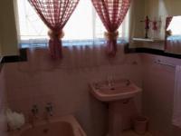 Main Bathroom - 11 square meters of property in Orkney