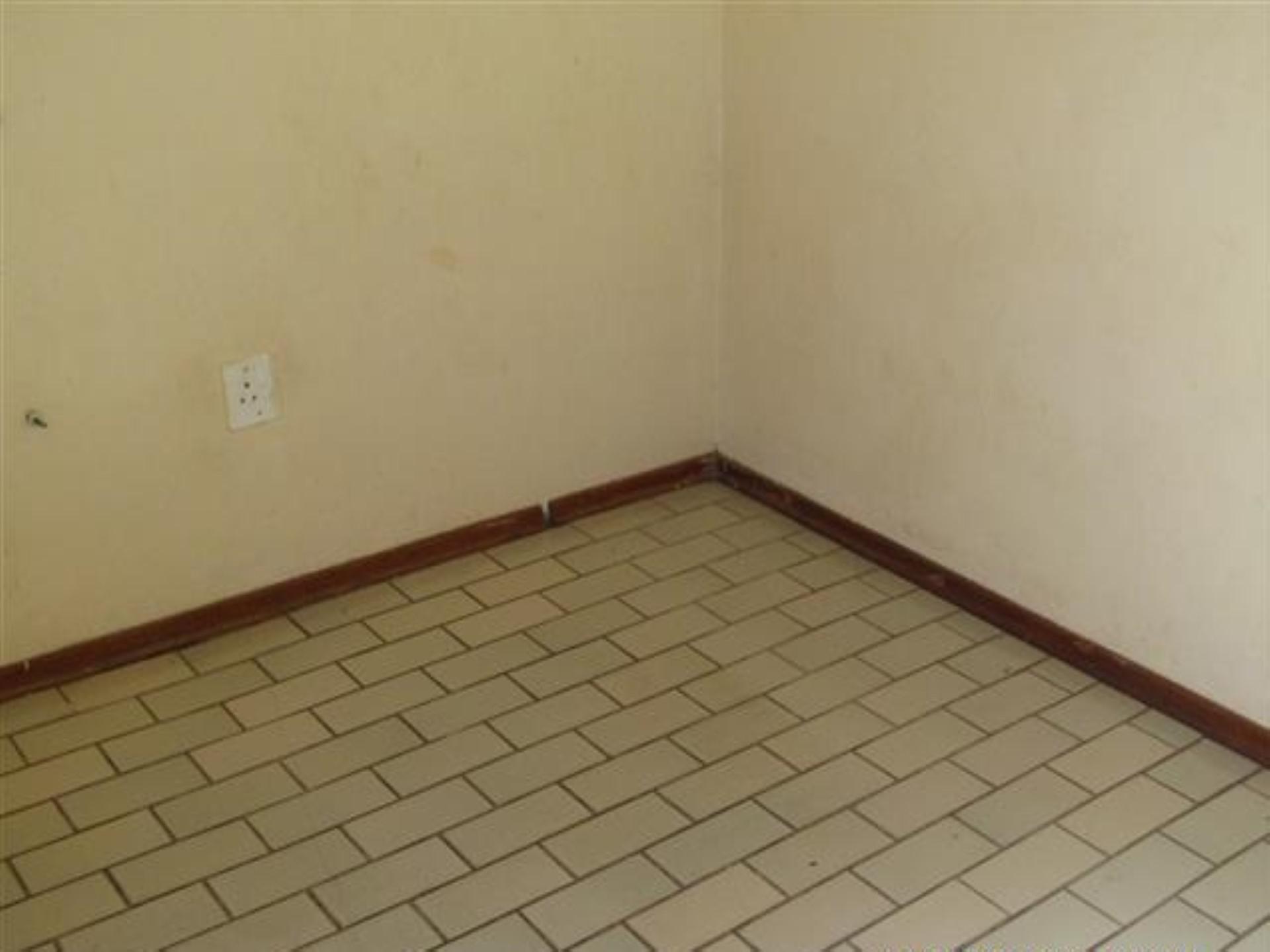 Bed Room 2 - 13 square meters of property in Rustenburg