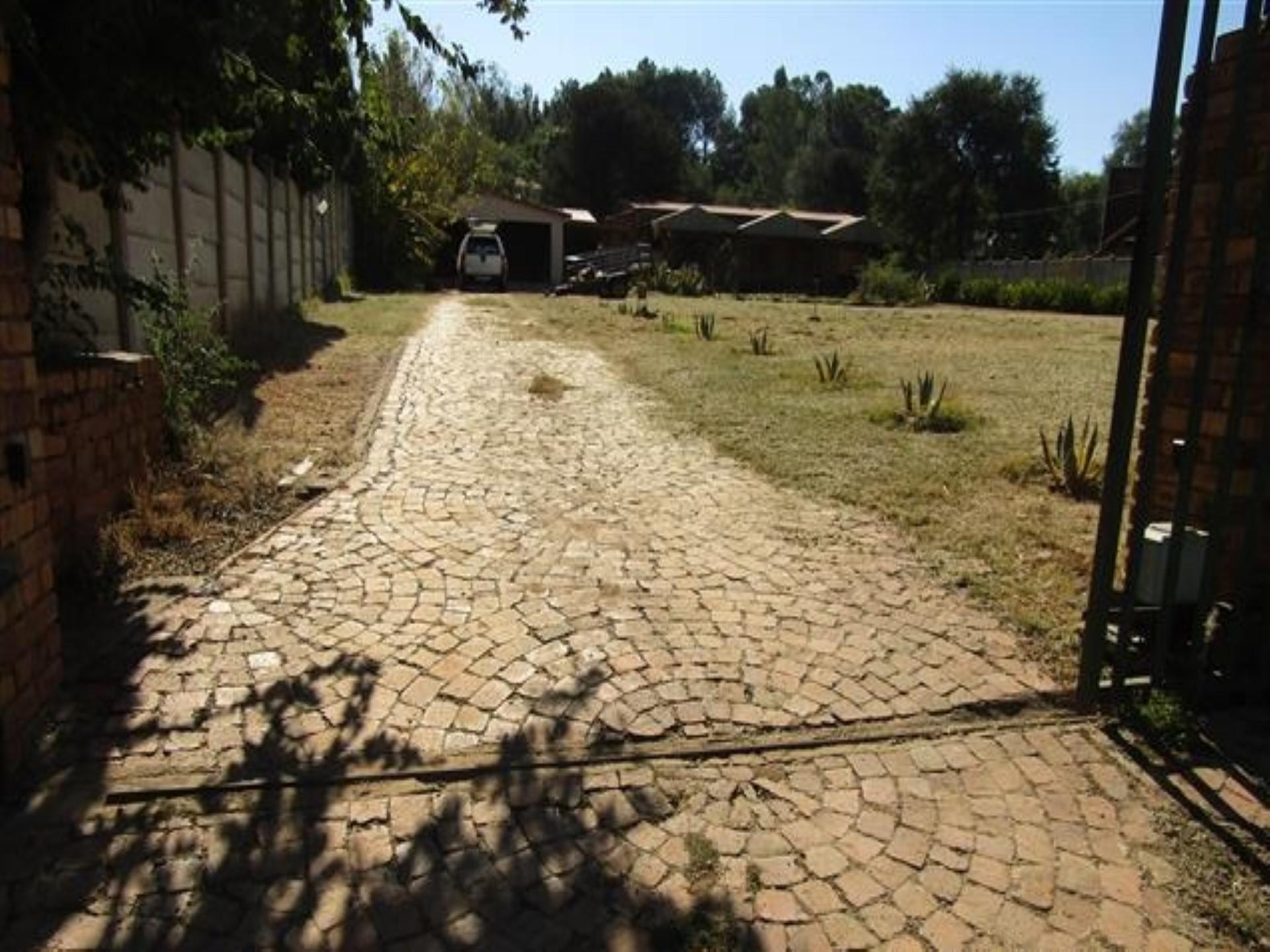 Front View of property in Rustenburg