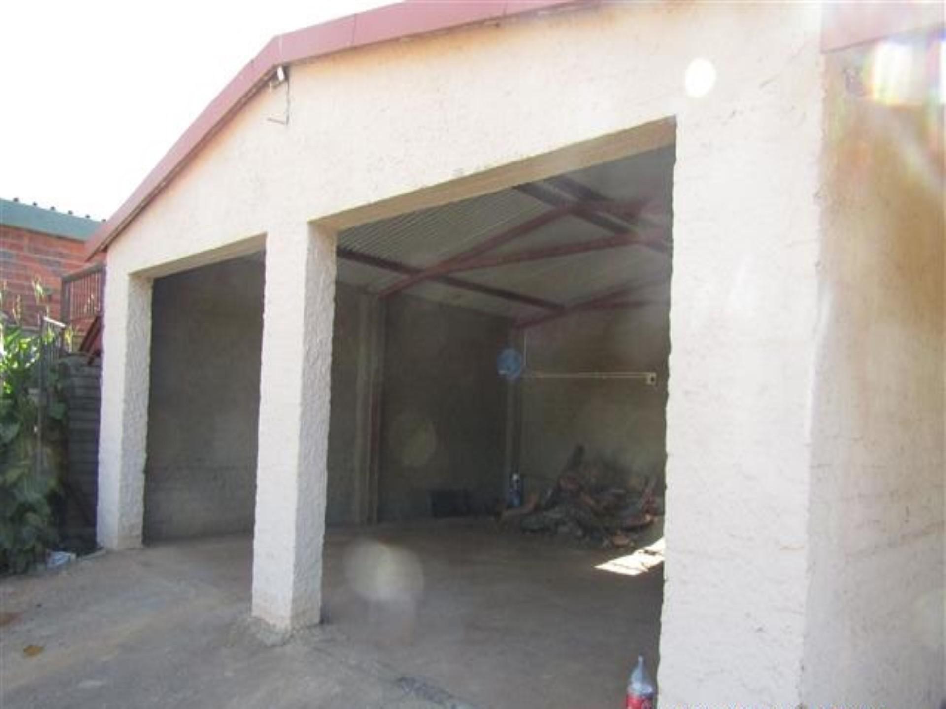 Front View of property in Rustenburg