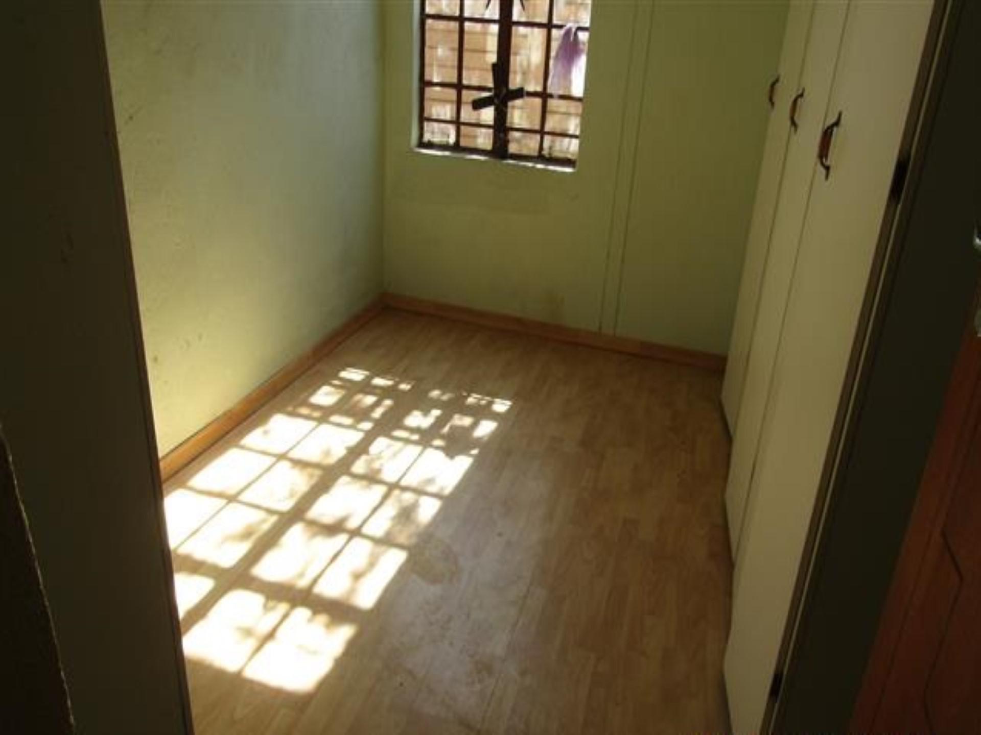 Bed Room 3 - 12 square meters of property in Rustenburg