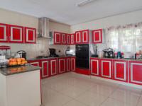 Kitchen - 19 square meters of property in Safarituine