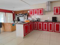 Kitchen - 19 square meters of property in Safarituine