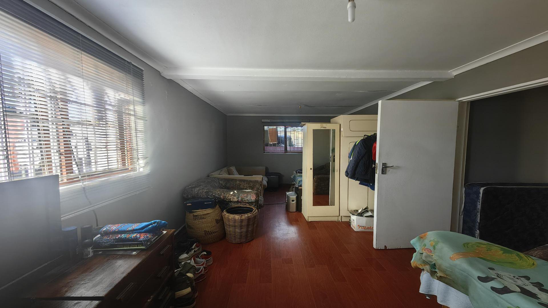Bed Room 2 of property in Bonteheuwel