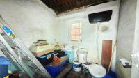 Bathroom 1 of property in Bonteheuwel