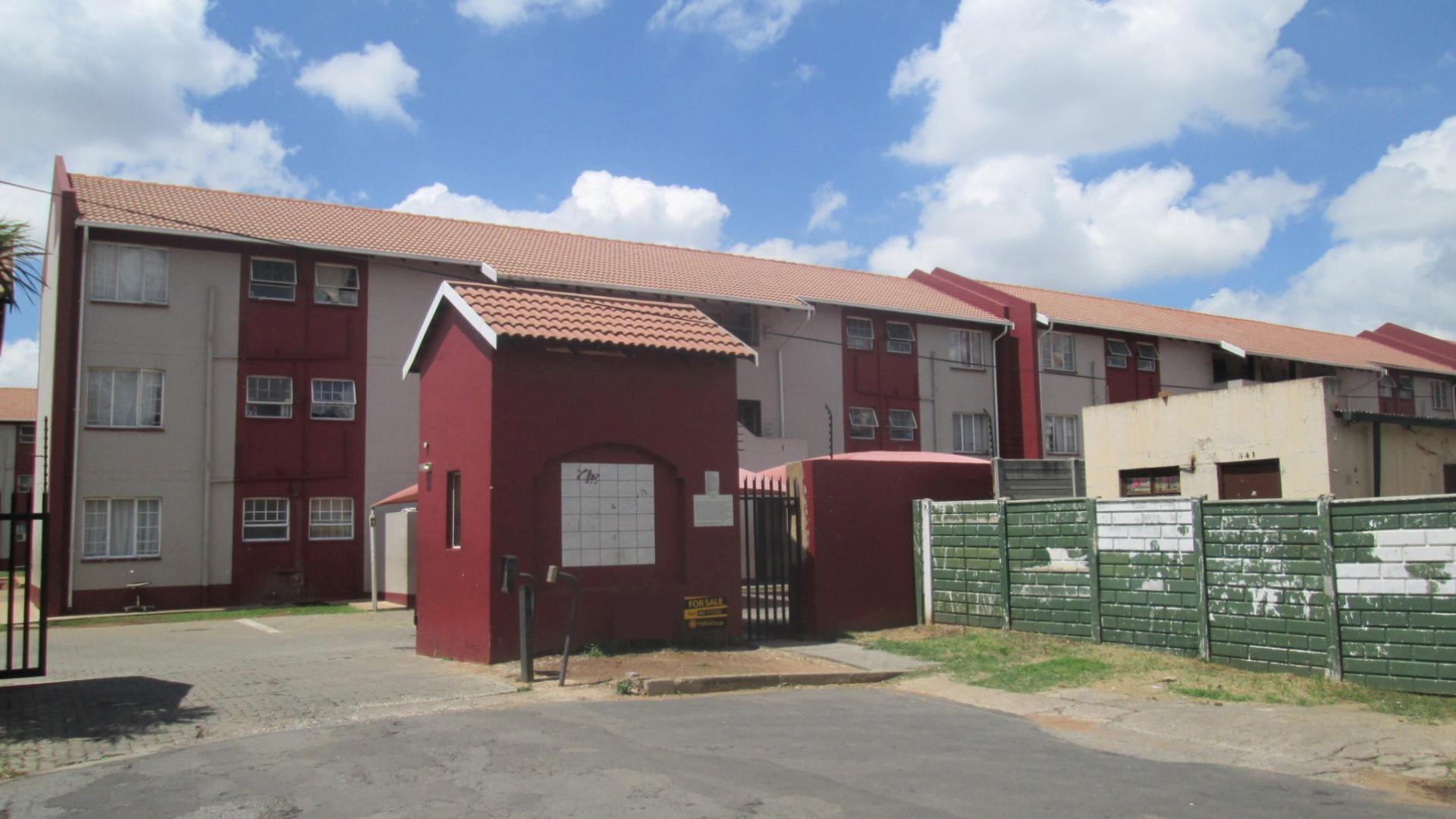 Front View of property in Kempton Park