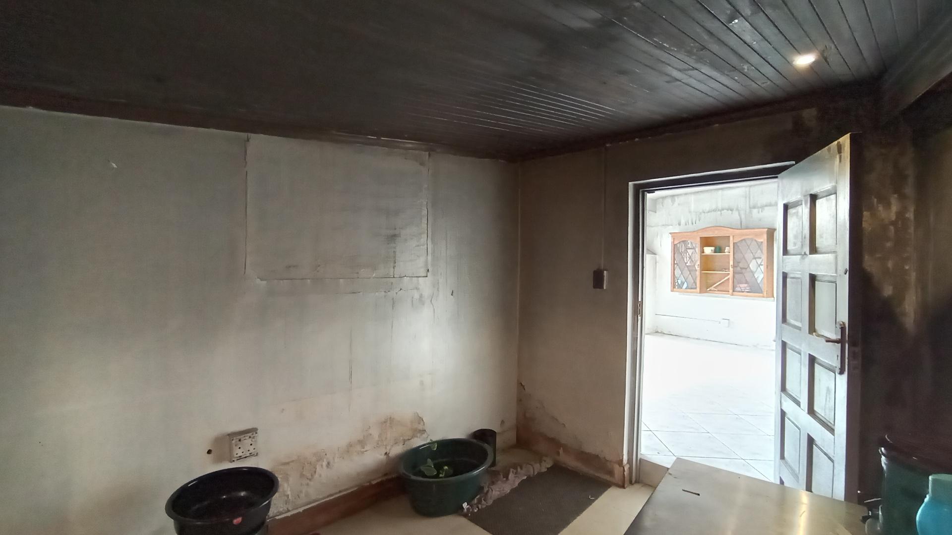 Spaces - 30 square meters of property in Springfield - DBN