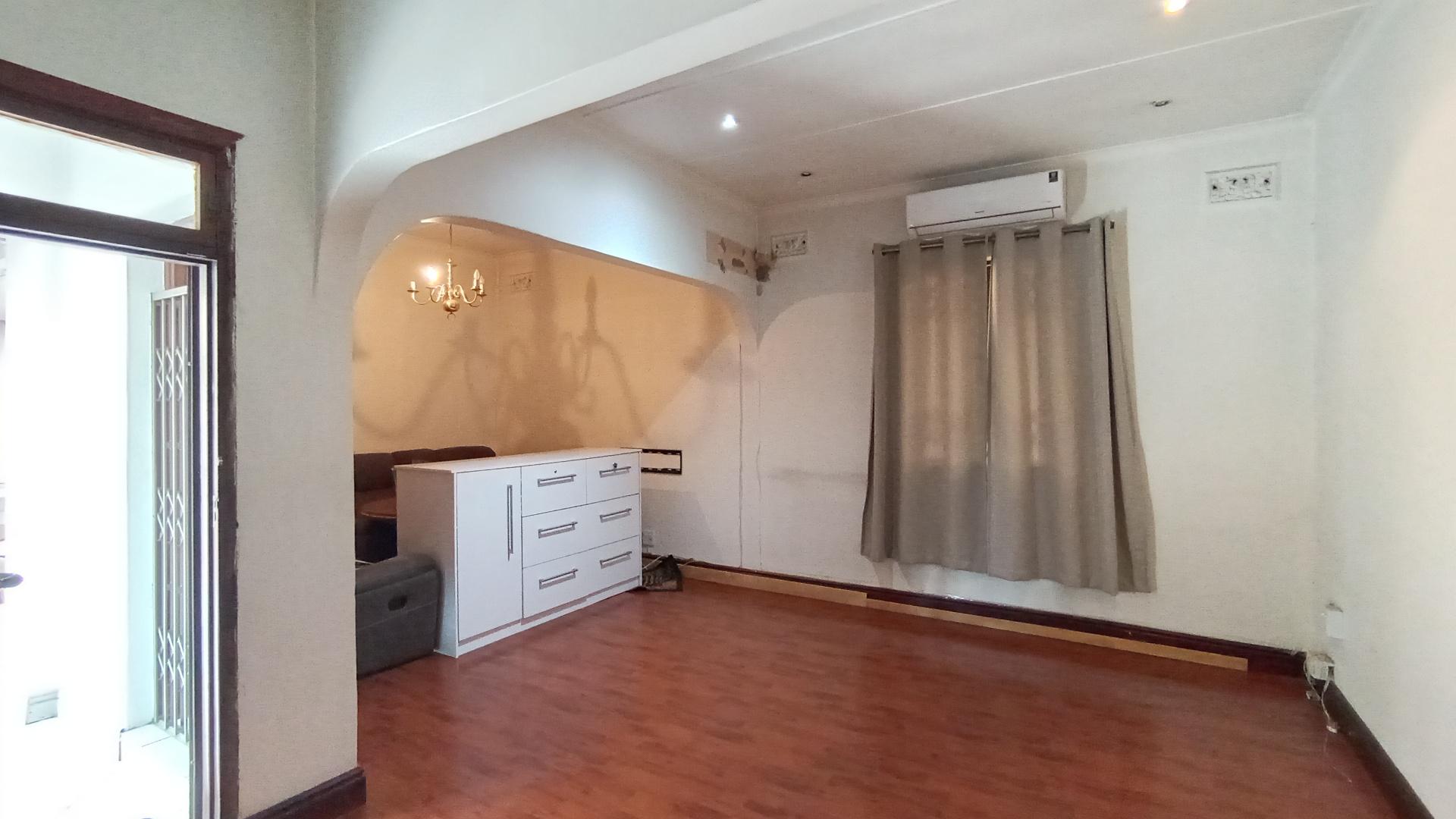 Lounges - 15 square meters of property in Springfield - DBN