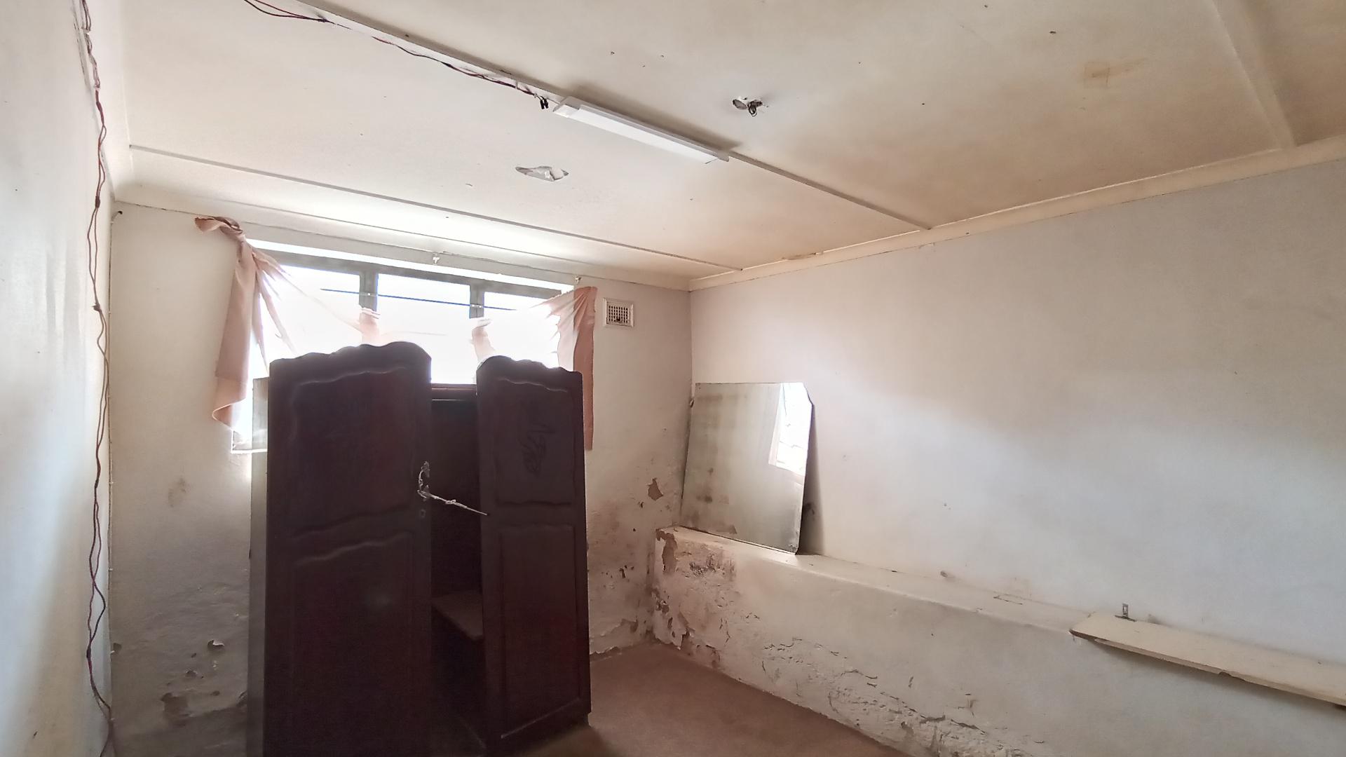 Bed Room 5+ - 64 square meters of property in Springfield - DBN