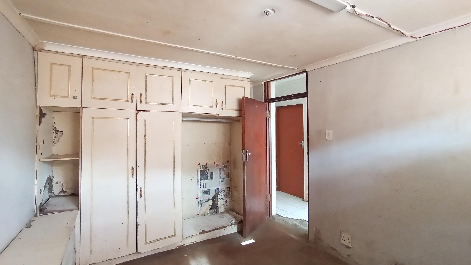 Bed Room 5+ - 64 square meters of property in Springfield - DBN